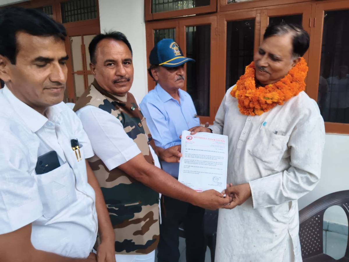ग्राम सुनपुरा में पूर्व सैनिकों की हुंकार एमएलसी चुनाव में श्री पंचशील जी को मिला राष्ट्रीय अध्यक्ष का समर्थन