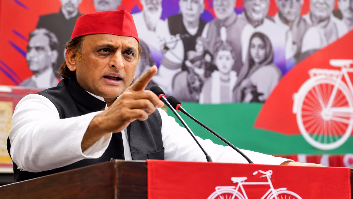 यूपी चुनाव: अखिलेश यादव ने सीट शेयरिंग विवाद पर लगाई लगाम, नेताओं को दी कड़ी नसीहत