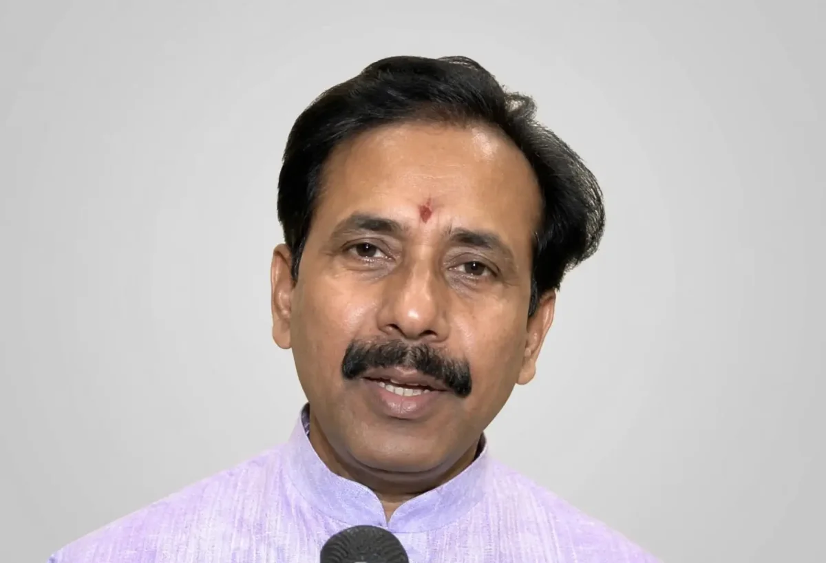 सौ चूहे खाकर बिल्ली हज को चली: अखिलेश के कमीशनखोरी पर अनिल राजभर का तगड़ा पलटवार