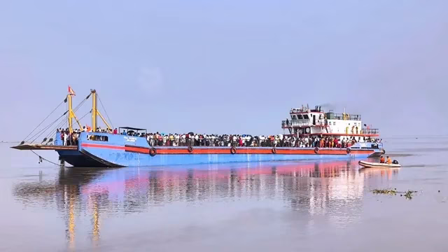 भागलपुर में गंगा की सैर: 20 हजार यात्रियों ने भरी हुंकार, जाने में डेढ़ घंटा तो लौटने में लगे 15 मिनट