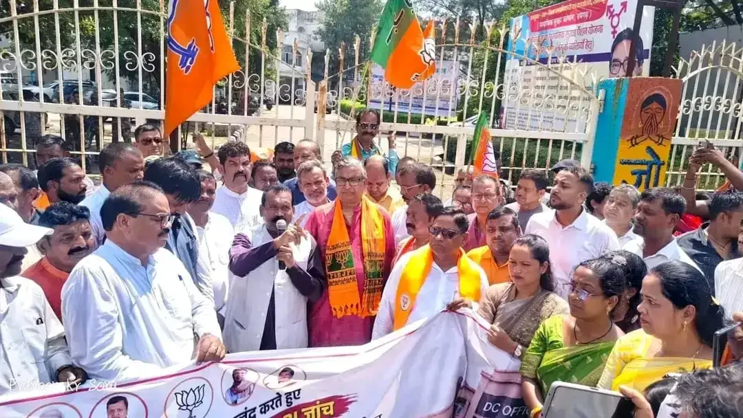 झारखंड में युवाओं का उबाल: जेएसएससी-जेपीएससी मामलों की सीबीआई जांच को लेकर सड़कों पर उतरी भाजपा