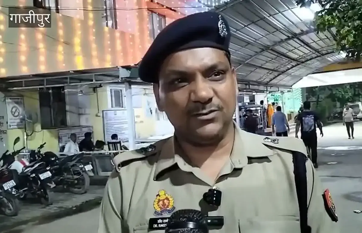 गाजीपुर में खूनी खेल: जीजा ने ससुराल में की ताबड़तोड़ फायरिंग, साला और ससुर घायल