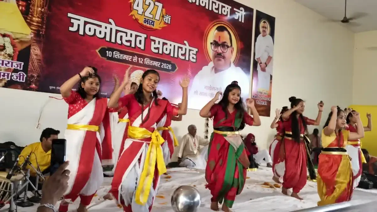 बी एंड बी इंटरनेशनल स्कूल चंदौली के इस स्कूल के बच्चों ने अपनी कला से मोहा सबका मन, देखें शानदार प्रस्तुतियां