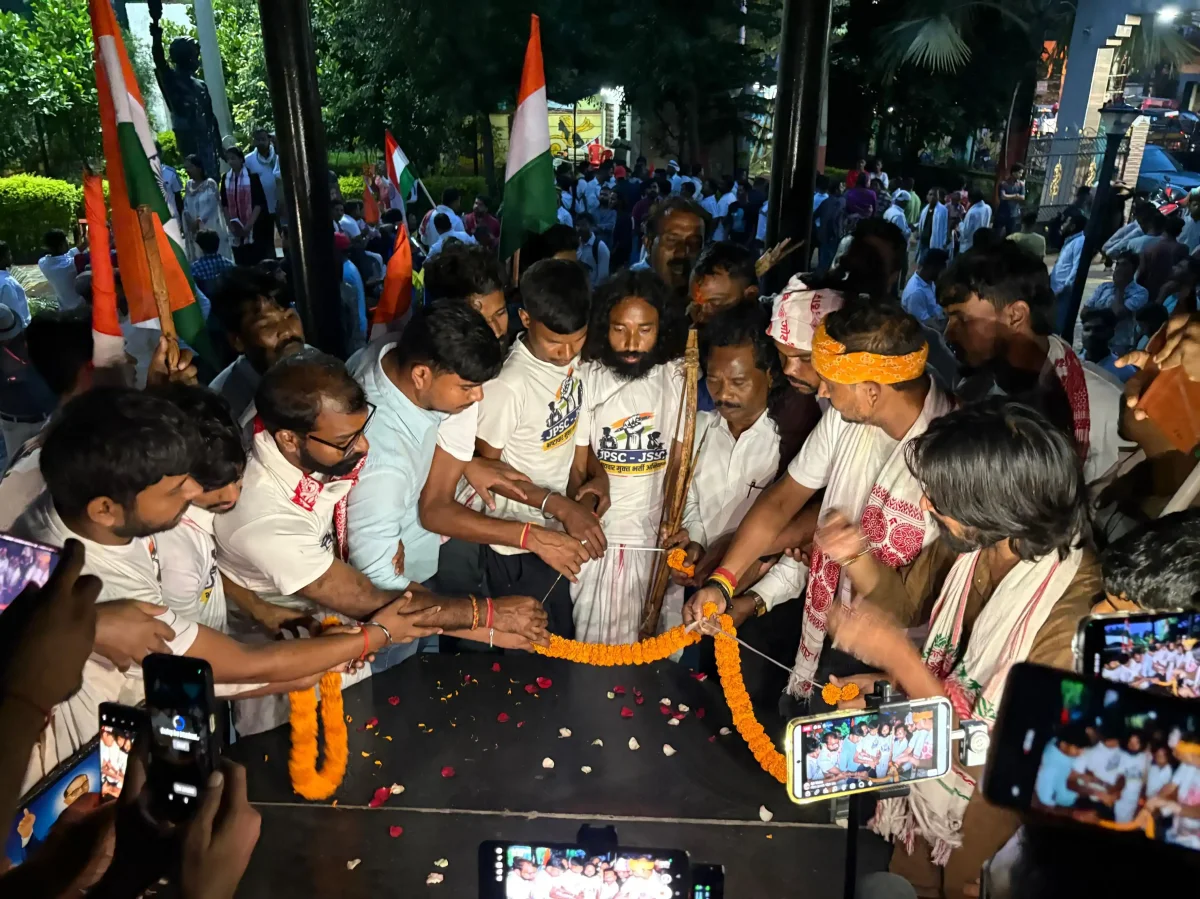 रांची में थमी नहीं छात्रों की हुंकार: देवेंद्र महतो बोले- यह सिर्फ पड़ाव है, मंजिल अभी बाकी