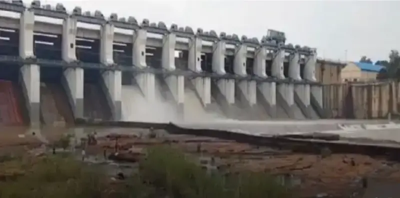 धमतरी में भारी अलर्ट: महानदी तटवर्ती गांवों के लिए चेतावनी, गंगरेल बांध के खुले गेट