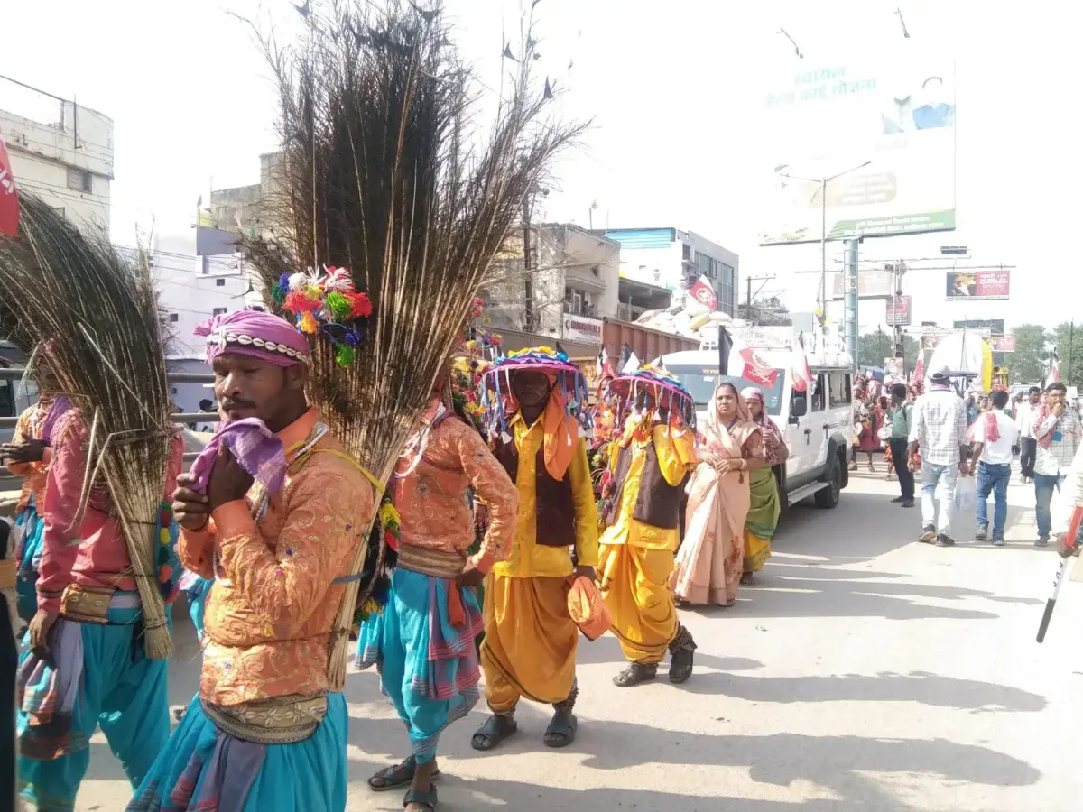 धमतरी में निकली भव्य नारबोद रैली, छत्तीसगढ़ी संस्कृति और लोक कलाओं की दिखी अद्भुत छटा