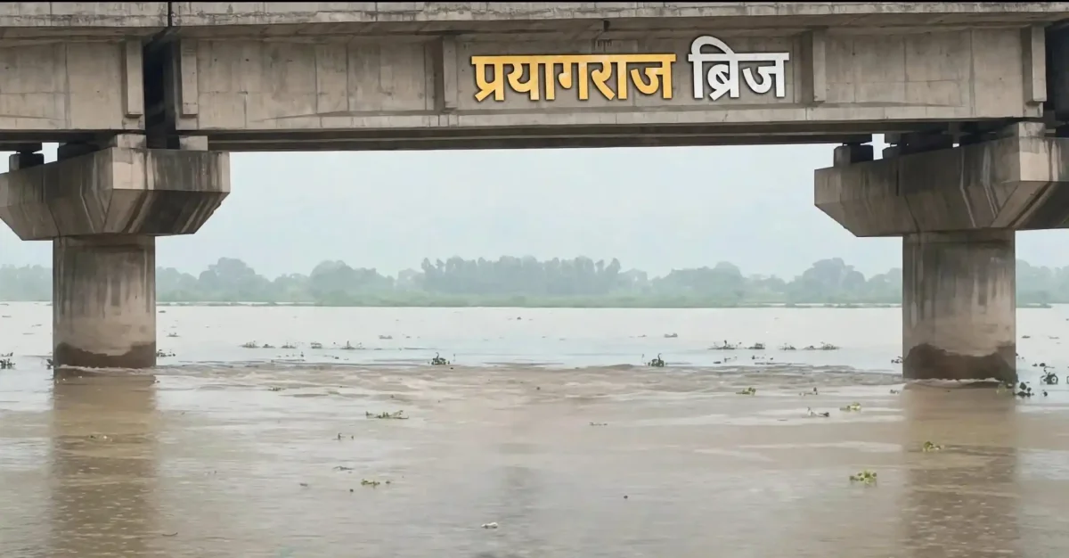 गंगा का जलस्तर घटा: खतरे के निशान से आई नीचे, राहत की सांस