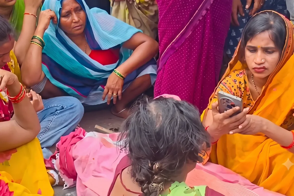 जौनपुर में सनसनीखेज वारदात: 22 साल के युवक की लोहे की रॉड से पीटकर हत्या, सड़क पर शव रखकर हंगामा