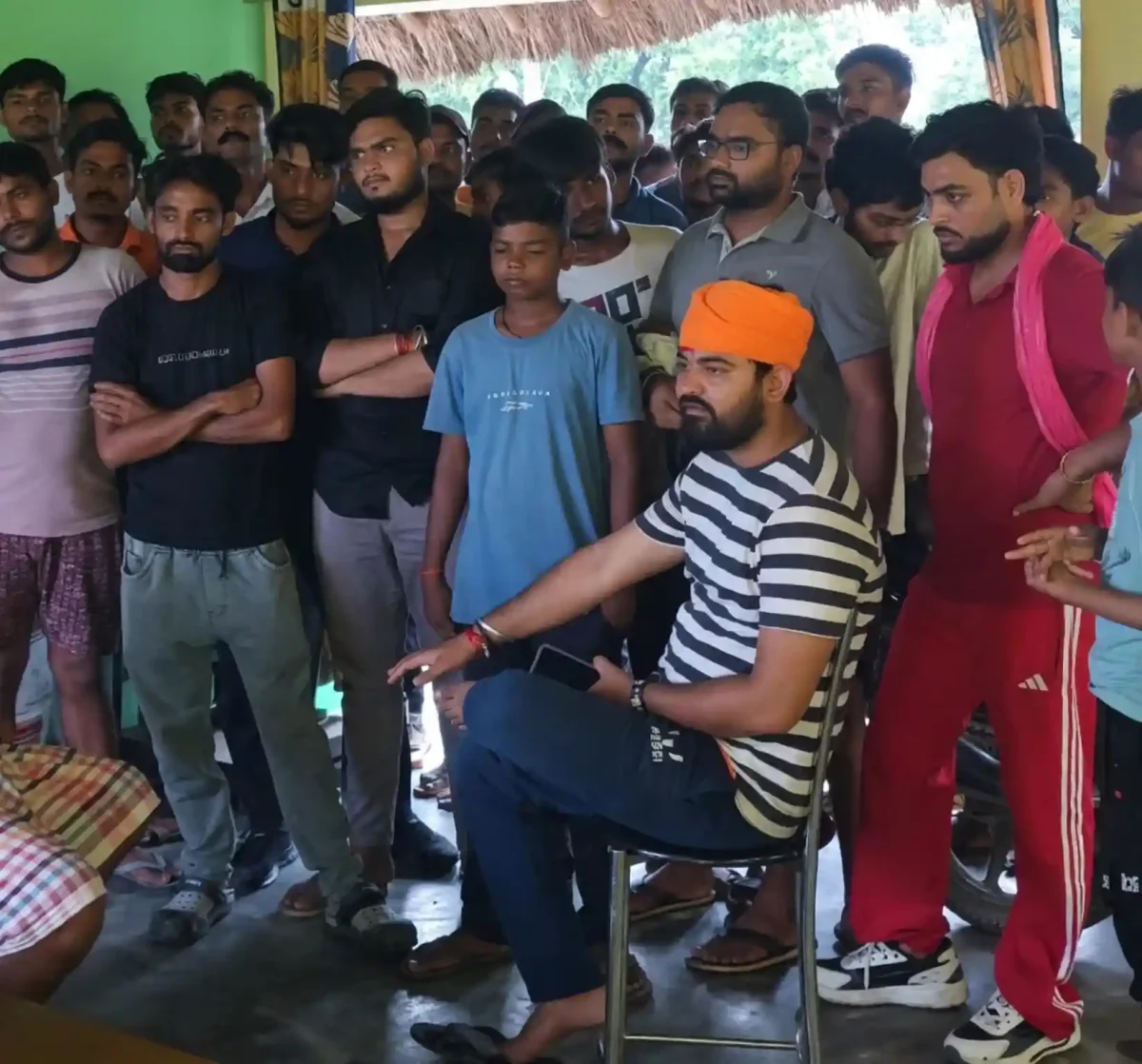 जौनपुर: खेल मैदान की मांग को लेकर सड़कों पर उतरे युवा, बदलाव की हुंकार