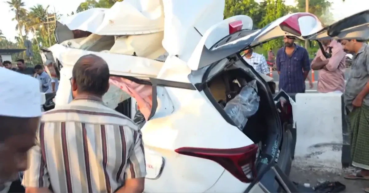 केरल में दर्दनाक सड़क हादसा: खड़ी लॉरी से टकराई कार, तमिलनाडु के 8 छात्रों की मौत