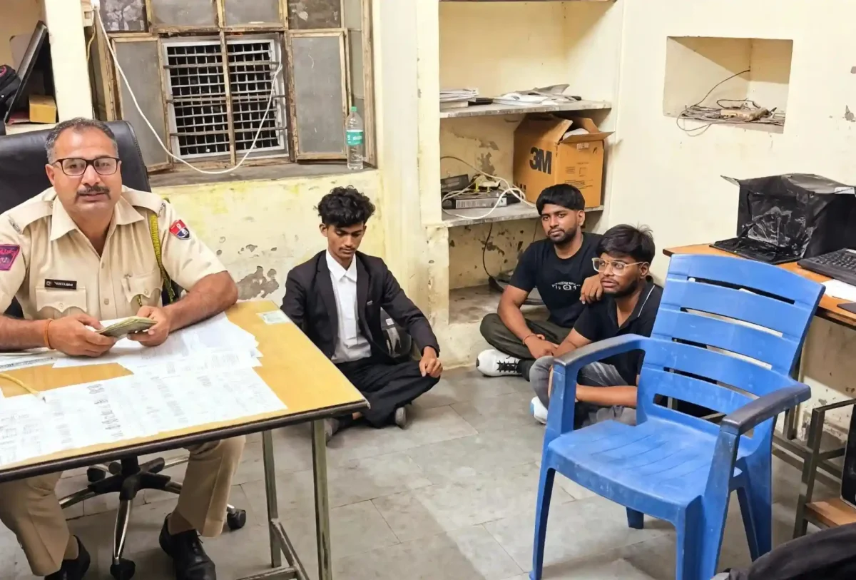 अजमेर में वकीलों का फूटा गुस्सा: थाने में जूनियर एडवोकेट को जमीन पर बैठाने पर मचा बवाल