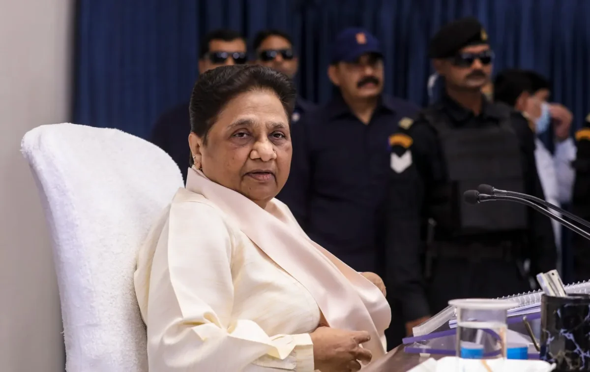 मायावती का मास्टरस्ट्रोक: आकाश आनंद बाहर, अब इस नई उत्तराधिकारी पर टिकी नजरें