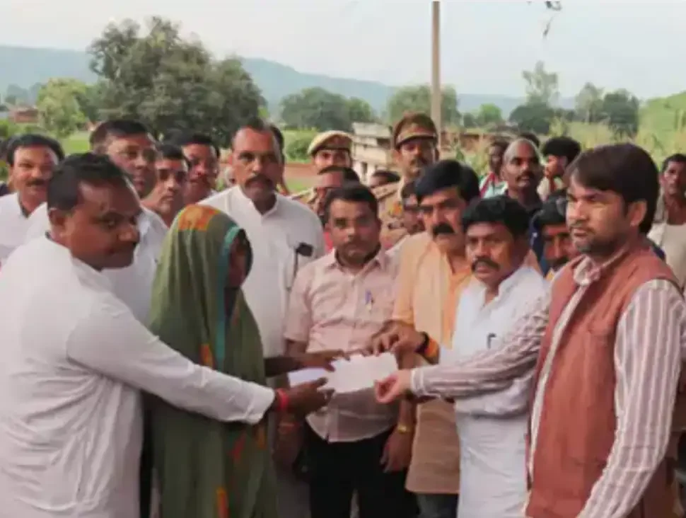 मिर्जापुर क्रेशर हादसा: मृतकों के परिजनों को 15-15 लाख की सहायता राशि जारी
