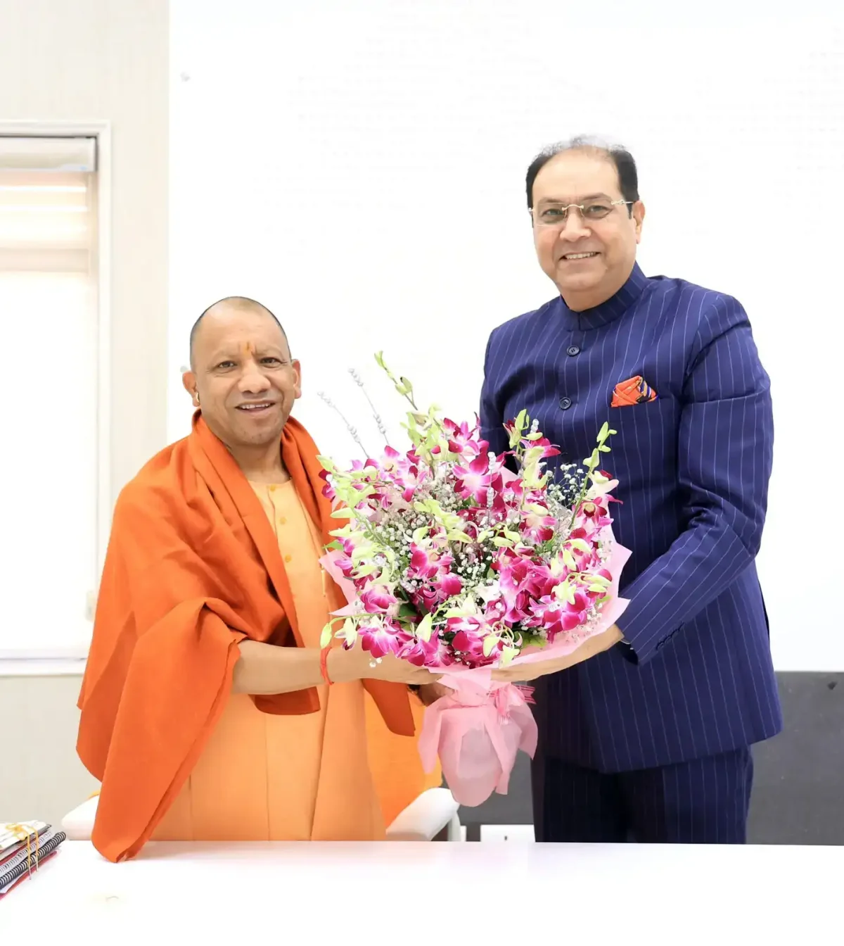 लखनऊ की सियासत में हलचल: मोहसिन रज़ा ने सीएम योगी से की मुलाकात, बने नए समीकरण