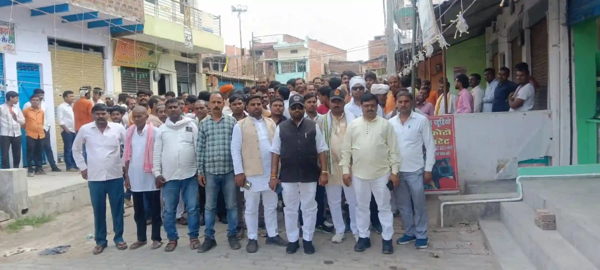 मुकेश कुमार शर्मा ने कठउरी गांव में कसी चुनावी कमर, जनता से की यह बड़ी अपील