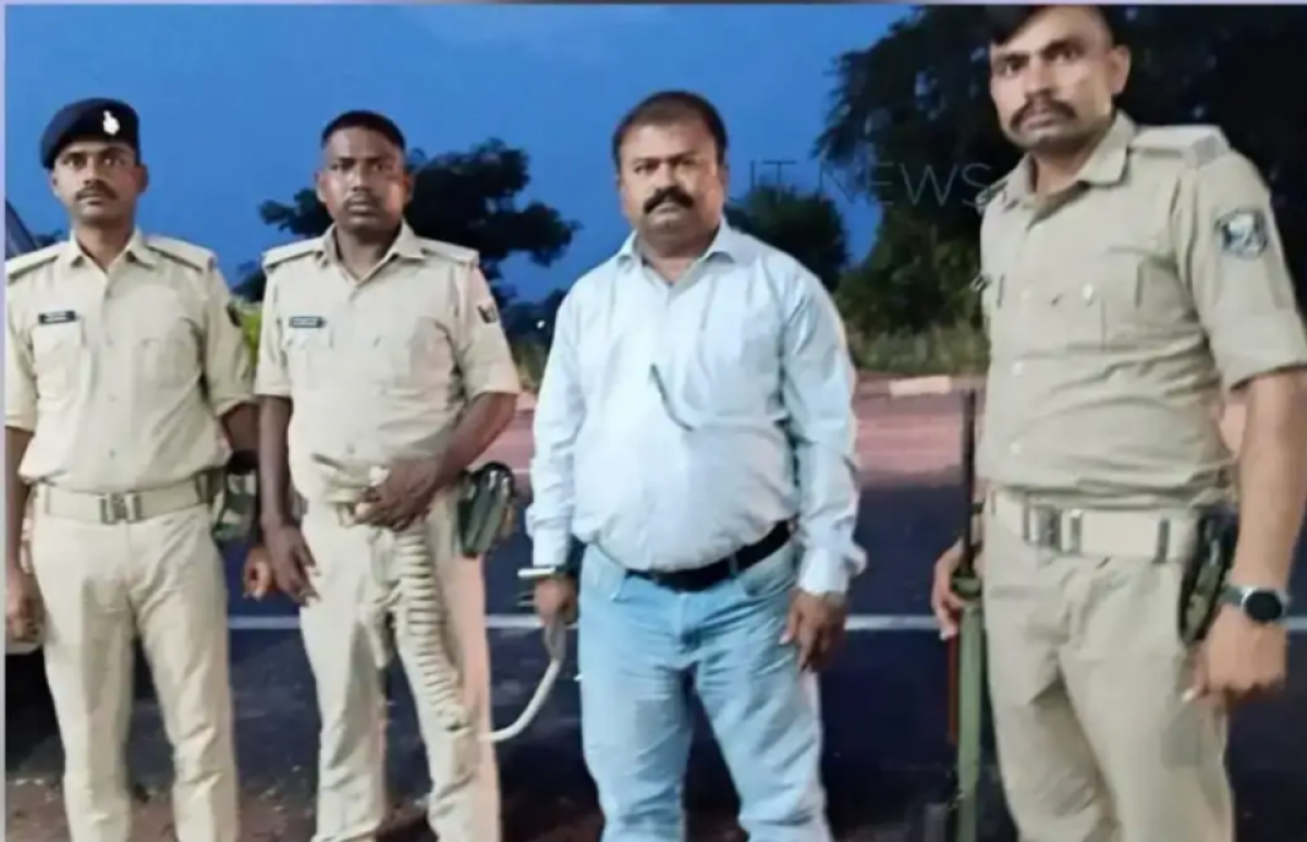 नवादा में बड़ा फर्जीवाड़ा: DTO कार्यालय का प्रधान लिपिक रंगे हाथों गिरफ्तार