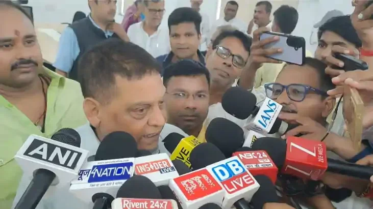 पटना JDU कार्यालय में बड़ी बैठक खत्म, MLC नीरज कुमार का बड़ा दावा- NDA पूरी तरह एकजुट