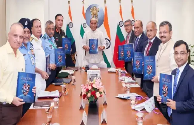 रक्षा मंत्री ने जारी किया 'रक्षा' कूटनीति दस्तावेज, अगले 10 सालों का मास्टर प्लान तैयार