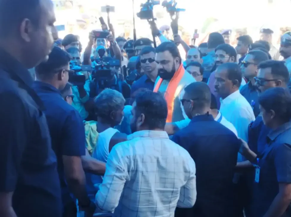 बिहार के सोनपुर में बाढ़ का कहर: मुख्यमंत्री सम्राट चौधरी ने पीड़ितों के बीच खाया खाना, दिए ये बड़े निर्देश