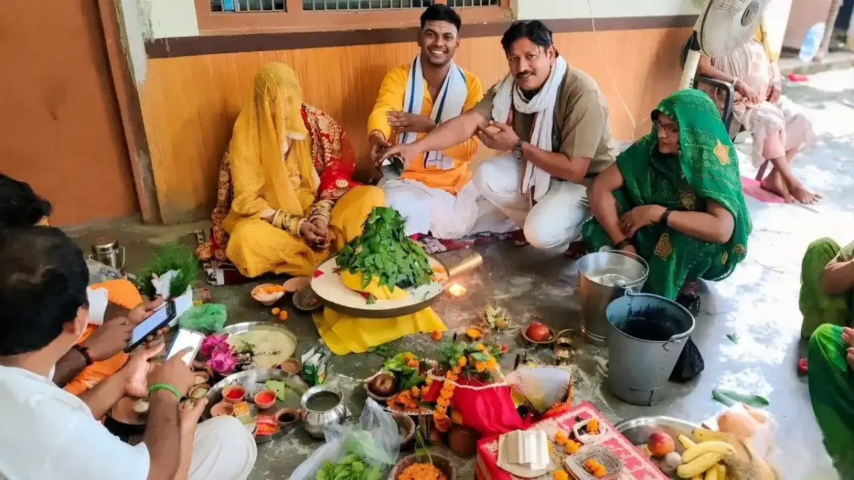 सावन के आखिरी सोमवार पर विशेष रुद्राभिषेक, गांव में दिखा गजब का उत्साह