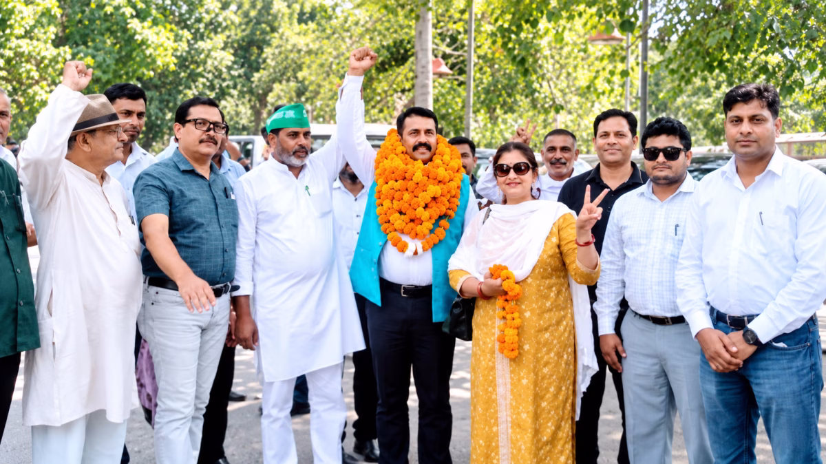 शिक्षक चुनाव में कैप्टन राजीव चौहान का नामांकन, प्रो. अनिल कुमार को मिली बड़ी जिम्मेदारी