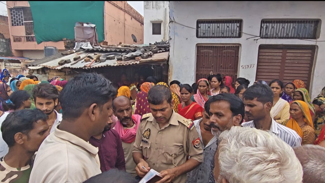 वाराणसी में बिजली के कटे तार ने छीना पिता का साया, दो मासूम बेटियां हुईं अनाथ