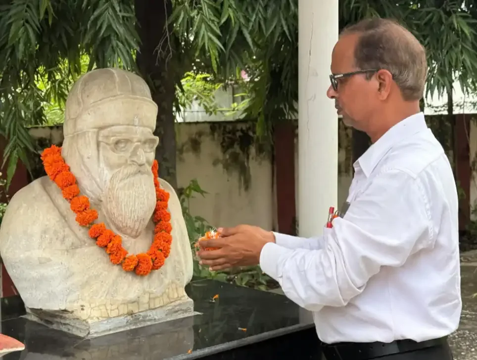 संत विनोबा भावे की जयंती: देवरिया में उनके भूदान आंदोलन और विचारों पर हुई चर्चा